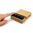 Беспроводное зарядное устройство ClickPad (10W) в виде подставки для телефона, с клавишами анти-стресс, черный для нанесения логотипа