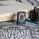 Зажигалка ZIPPO Часы и череп с черным матовым покрытием | Skull Clock Black Matte, латунь/сталь, чёрная, матовая, 38x13x57 мм для нанесения логотипа